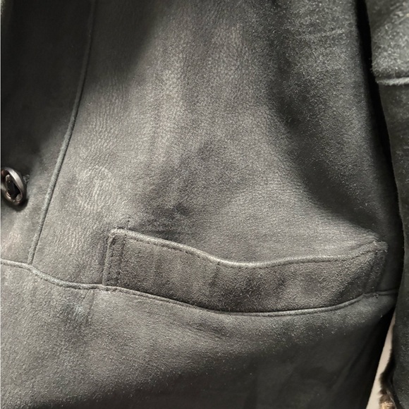 Beautiful Shearling Coat - Picture 7 of 16